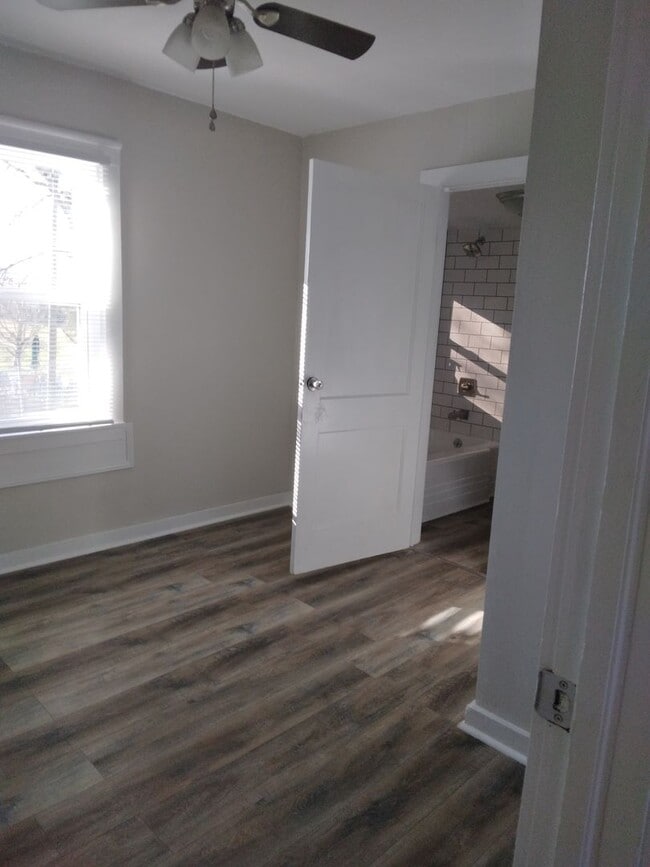 Building Photo - Newly remodeled 2 bedroom 1 bath home, Whi...