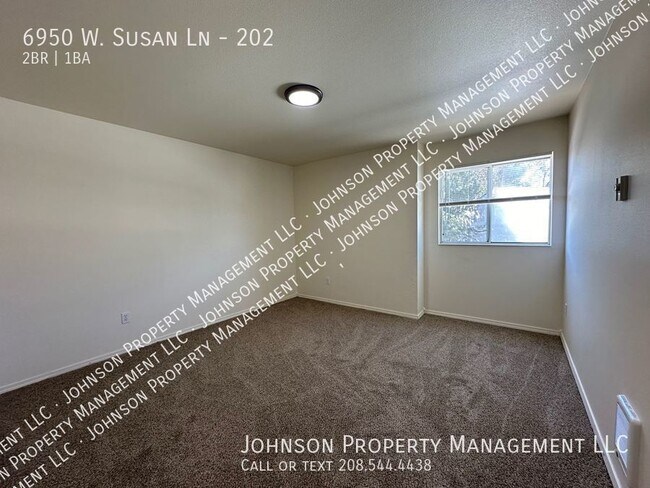 Building Photo - 6950 W Susan Ln