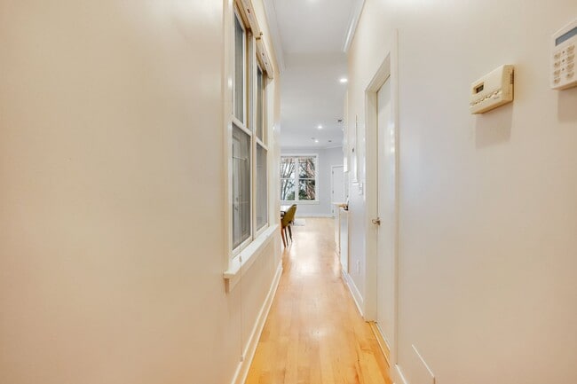 Building Photo - Live Bright in Shaw: Your Perfect One-Bedroom Awaits