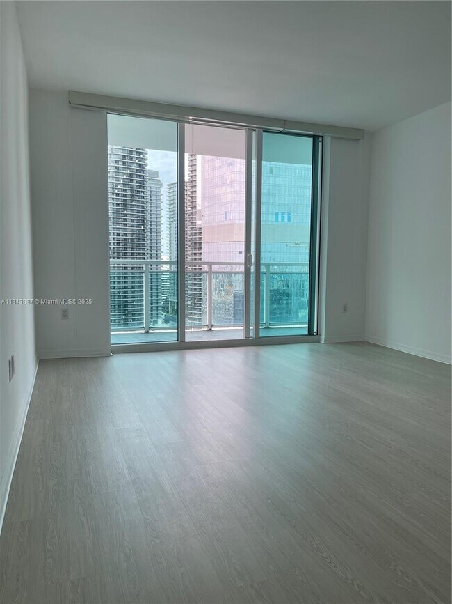 Building Photo - 951 Brickell Ave
