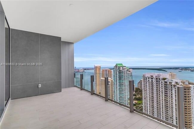 Building Photo - 300 Biscayne Blvd Way