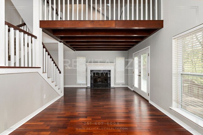 Building Photo - **COMING SOON** Stunning 2 Bedroom/2.5 Bat...