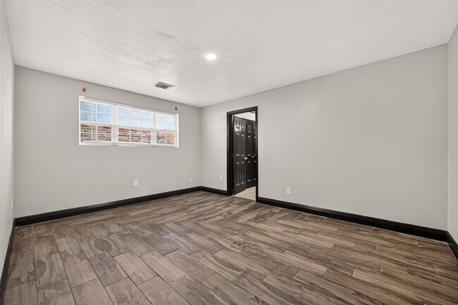 Building Photo - 19326 Leafwood Ln