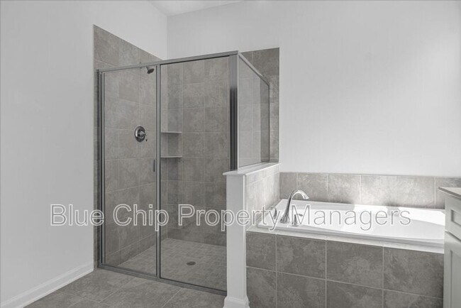 Building Photo - 3078 Country Side Dr