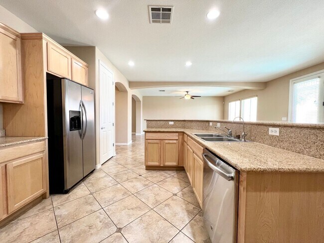 Building Photo - STUNNING 3BD/2.5BA HOME W/ TESLA SOLAR, POOL, SPA, & LOFT!!