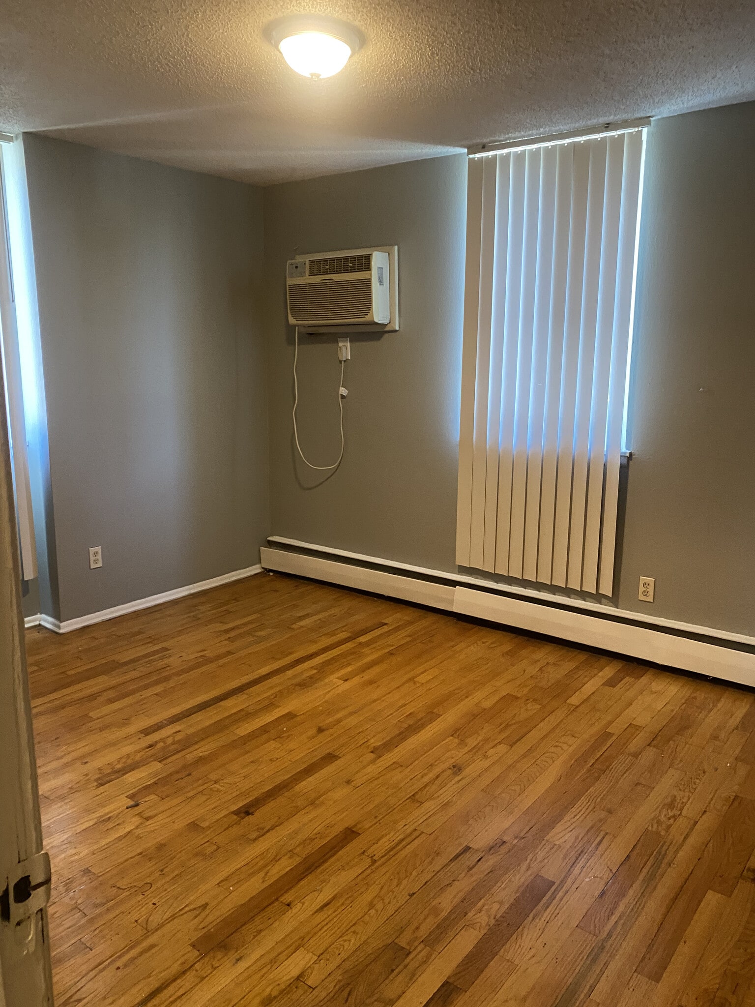 Building Photo - River Park