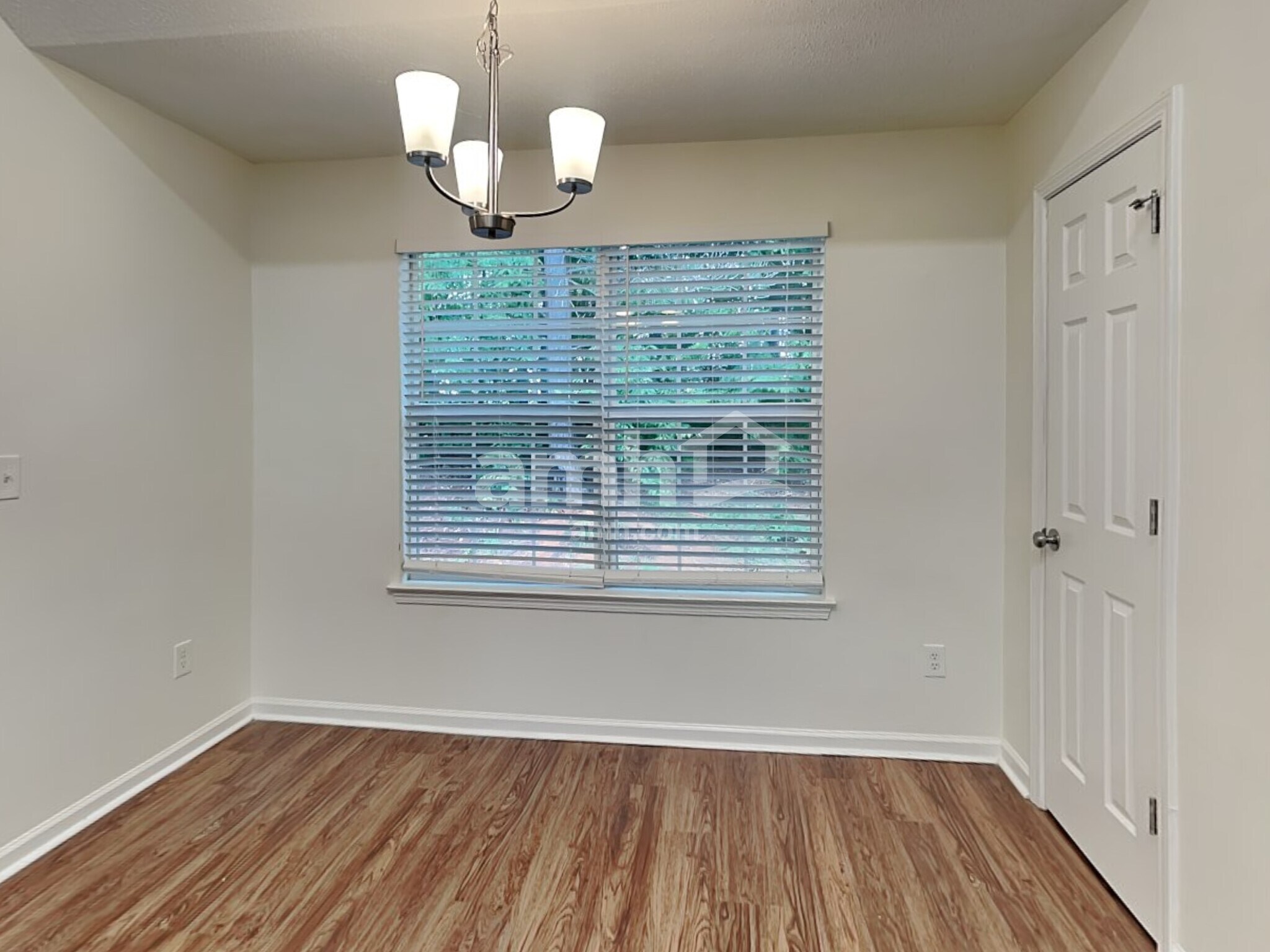 Building Photo - 375 Ermines Way