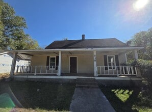 Building Photo - 828 Grady St