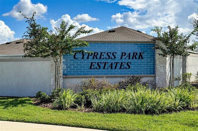 Building Photo - 804 Silver Palm Dr