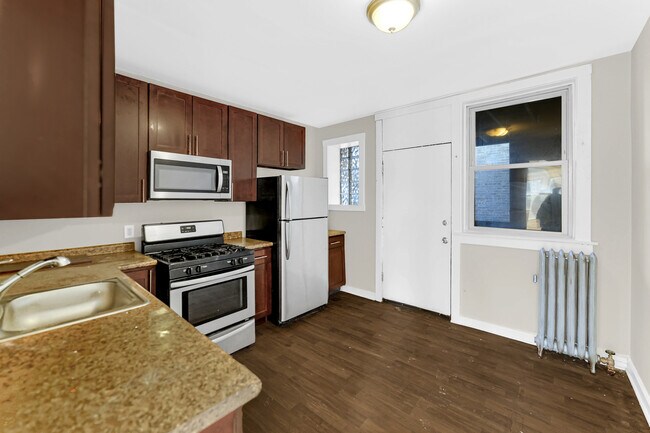 Building Photo - 3006 W 64th St
