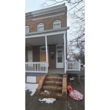 Building Photo - 647 S Pulaski St