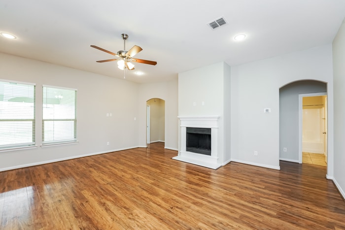 Building Photo - 221 Jennie Marie Cir