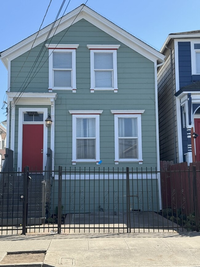 Primary Photo - 828 Wood St