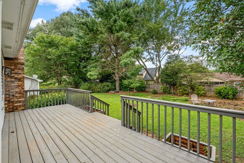 Building Photo - 111 Ticonderoga Dr