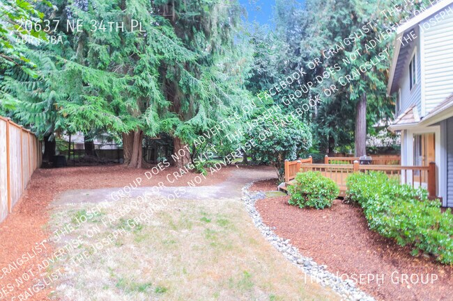 Building Photo - 20637 NE 34th Pl