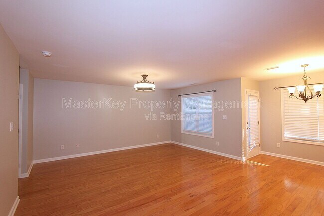 Building Photo - 3215 Polite Ln