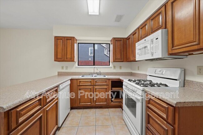 Building Photo - 500 Padens Chase Ct