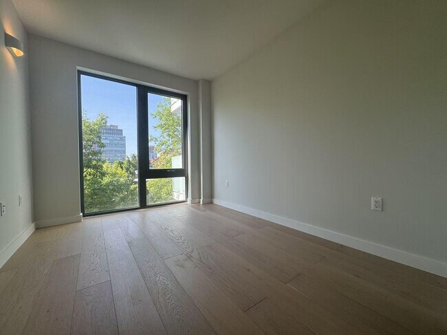 Building Photo - 136-80-136-41 41st Ave