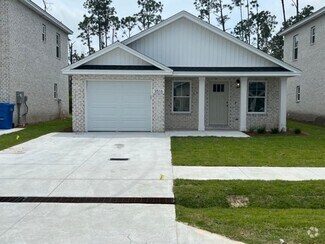 Building Photo - 3 bed 2 bath House