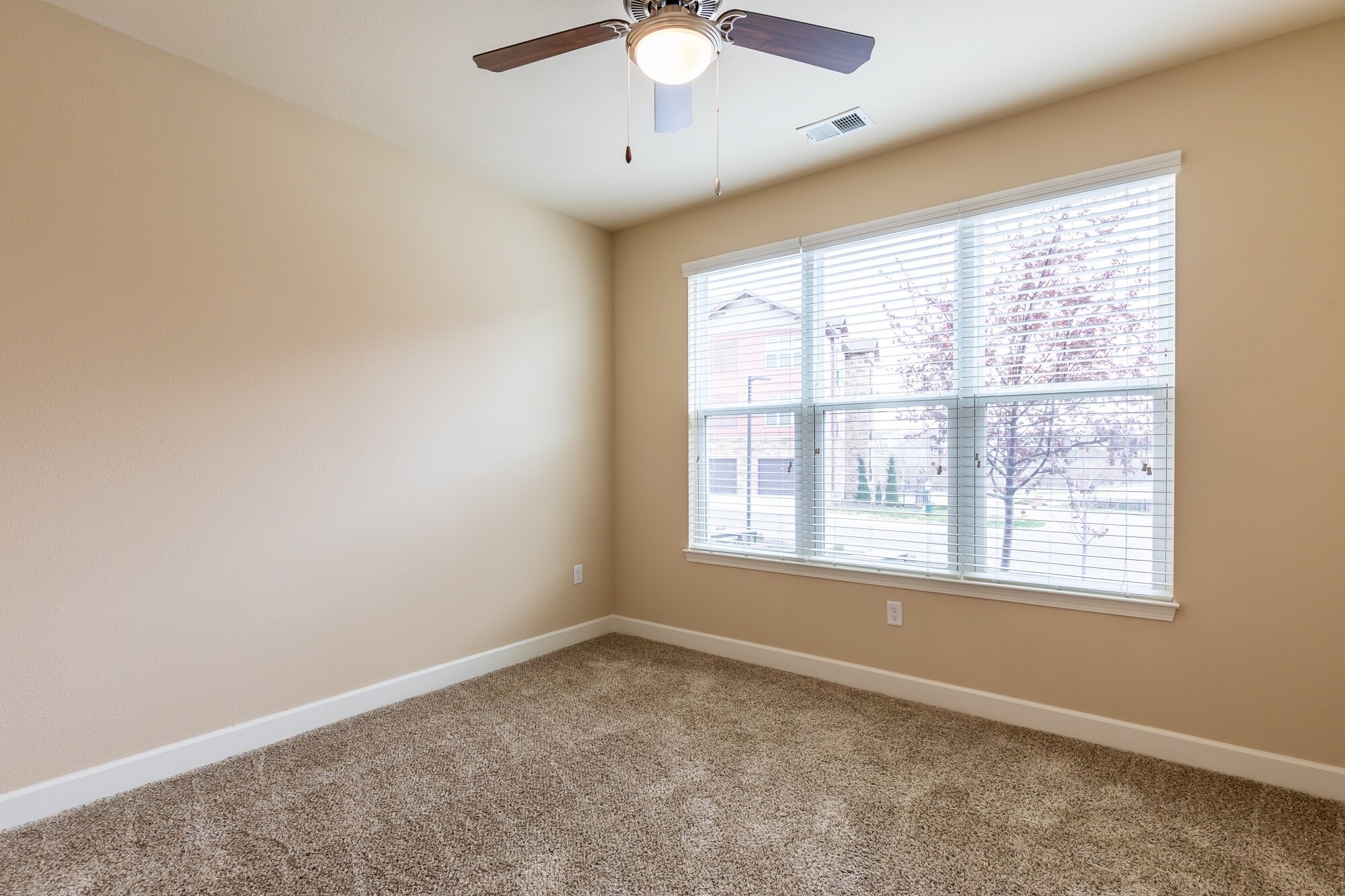 The Residences at Bluhawk Apartment Homes 16621 Lowell Ave Overland