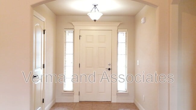 Building Photo - 2703 SW Ledbury Cove