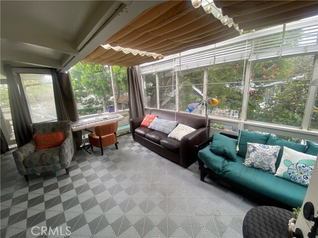 Building Photo - 274 Diamond St