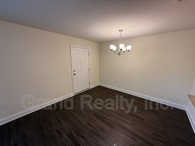 Building Photo - 4423 Village Oak Ln