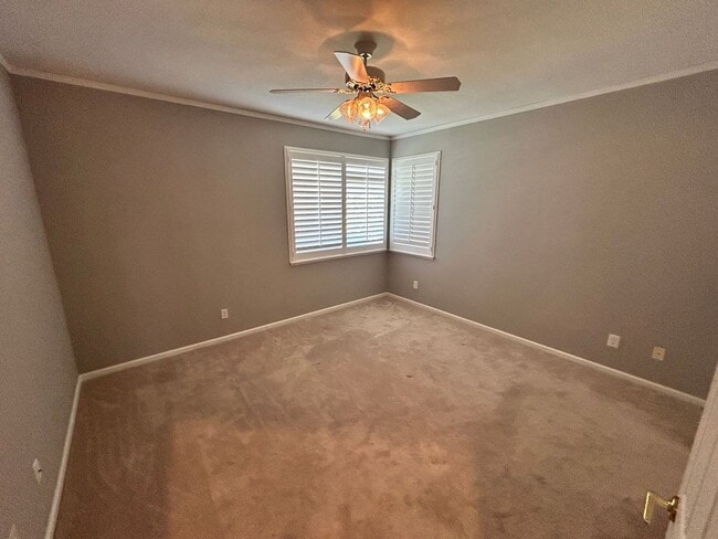 Building Photo - Beautiful Brookside Home 3 Bedroom/2 Bath