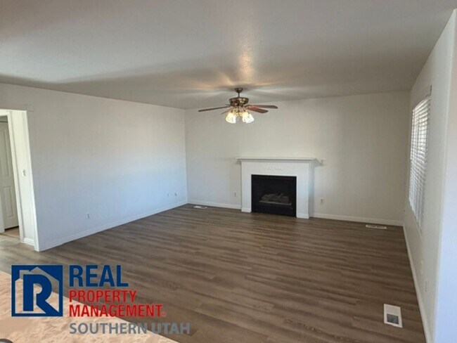 Building Photo - Single Family Home in River Ridge