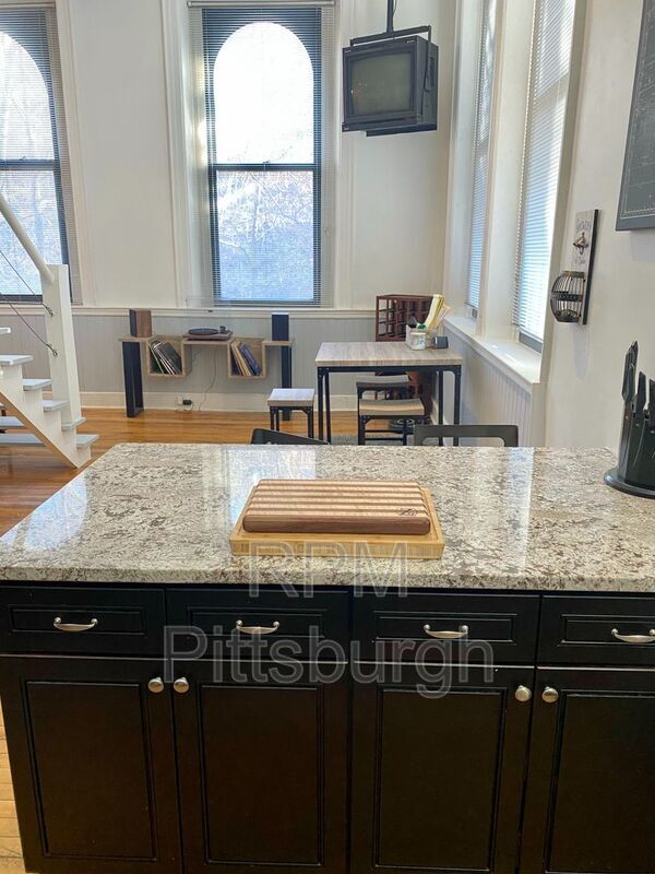 Building Photo - 171 S 15th St