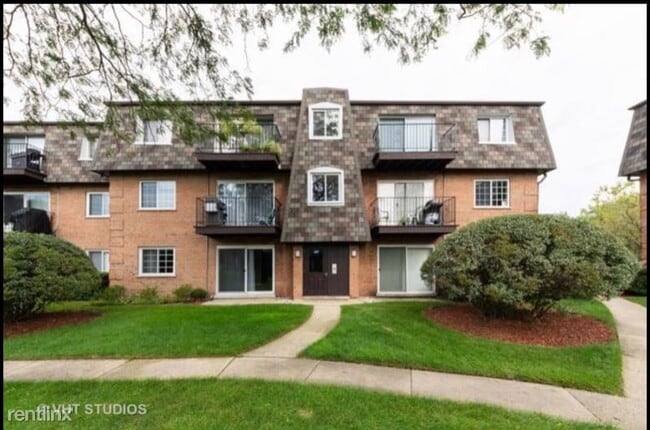 Primary Photo - 9397 Bay Colony Dr