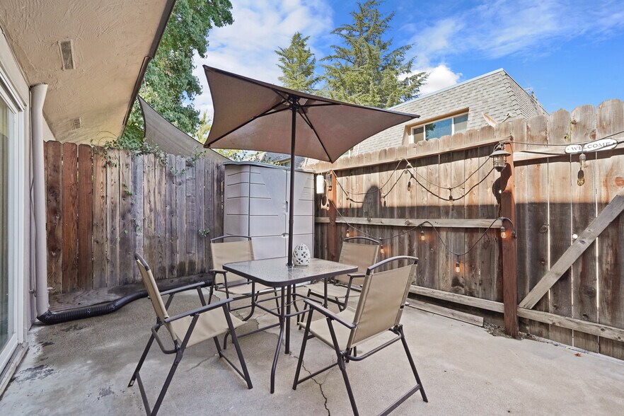 Building Photo - 924 Rutledge Dr