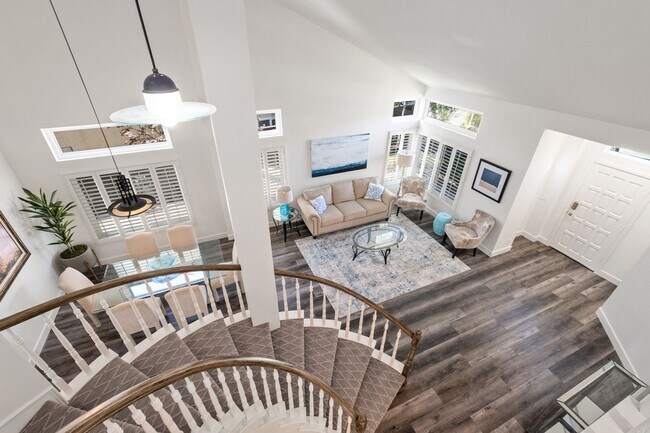 Building Photo - Newly Renovated and Furnished Ocean View Home!