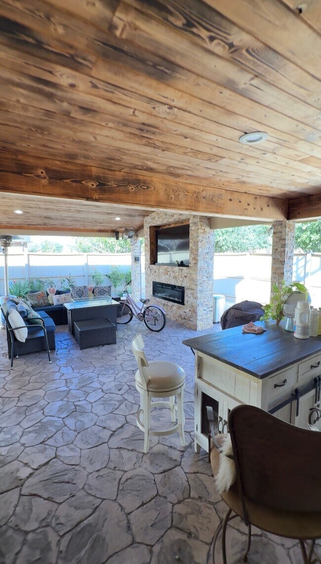 Building Photo - 1610 City Nights Wy