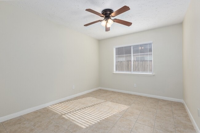 Building Photo - 5442 Garden Village Dr