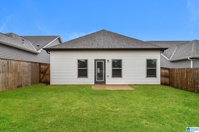 Building Photo - 166 Park Dr N