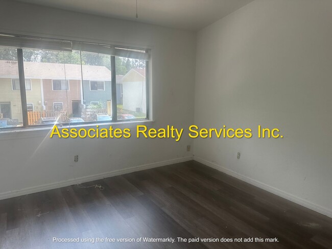 Building Photo - Nice 2 Br in Mill Run of SW 20th Ave! Great location! Must See!