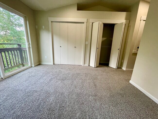 Building Photo - 17831 NE 95th Ct