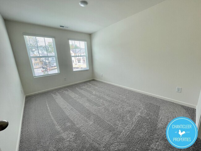 Building Photo - 329 Spaight Acrs Wy