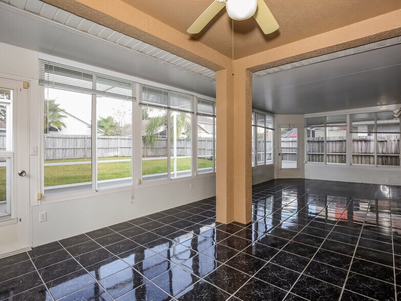 Building Photo - 22646 Hawk Hill Loop