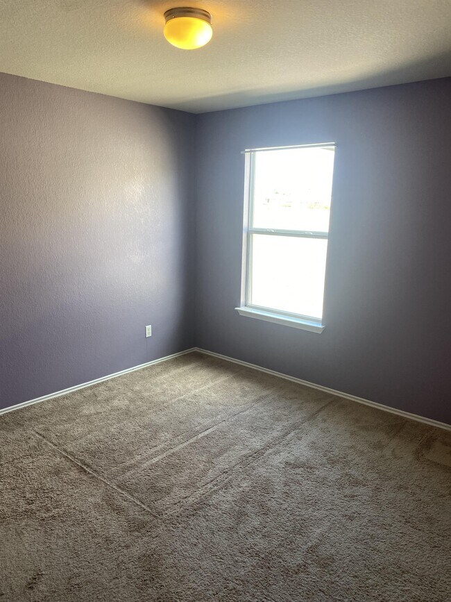 Building Photo - 3216 Claymore St