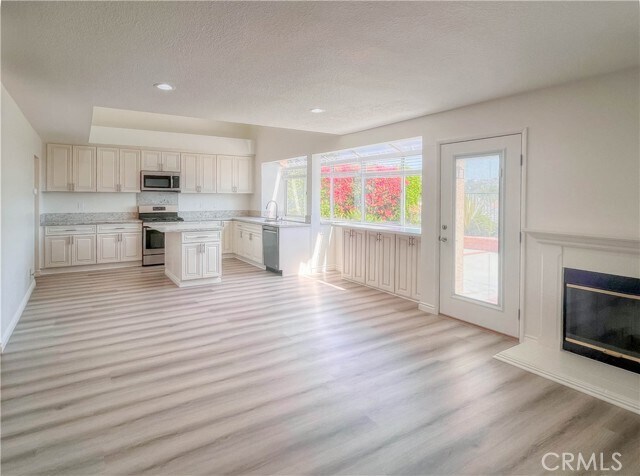Building Photo - 16140 Ridgeview Ln