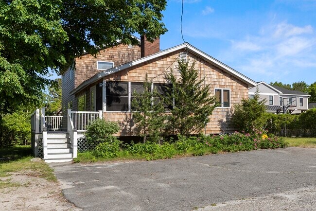 Building Photo - 11 Sleepy Hollow Rd