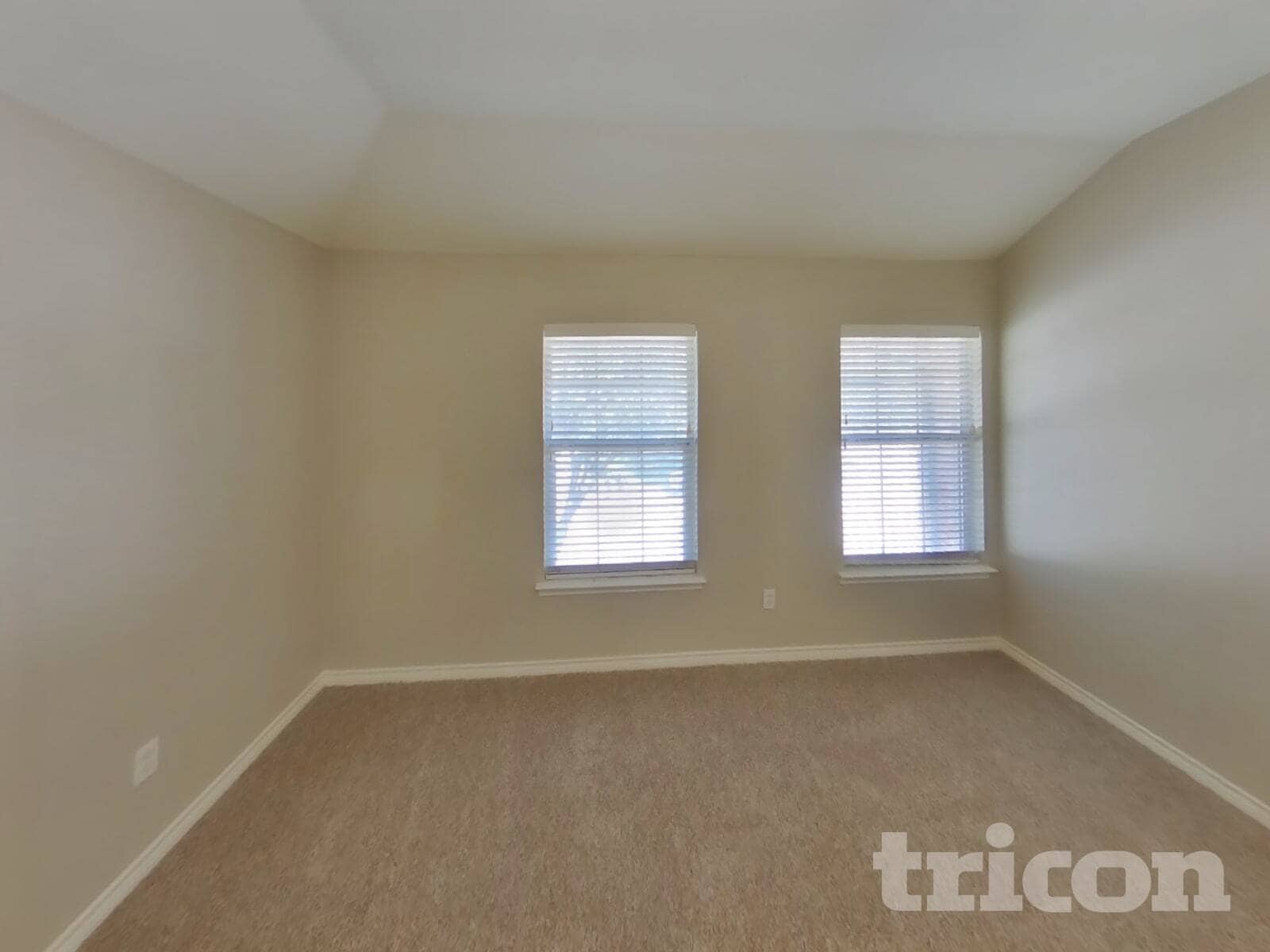 Building Photo - 8401 Manchester Dr