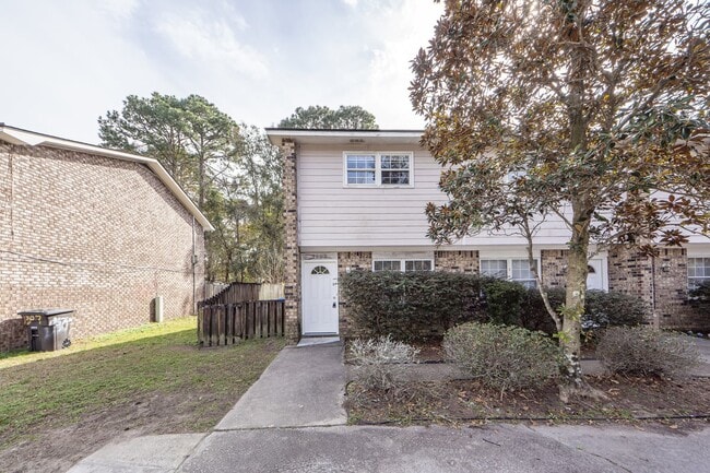 Building Photo - 1305 Mathis Ferry Rd