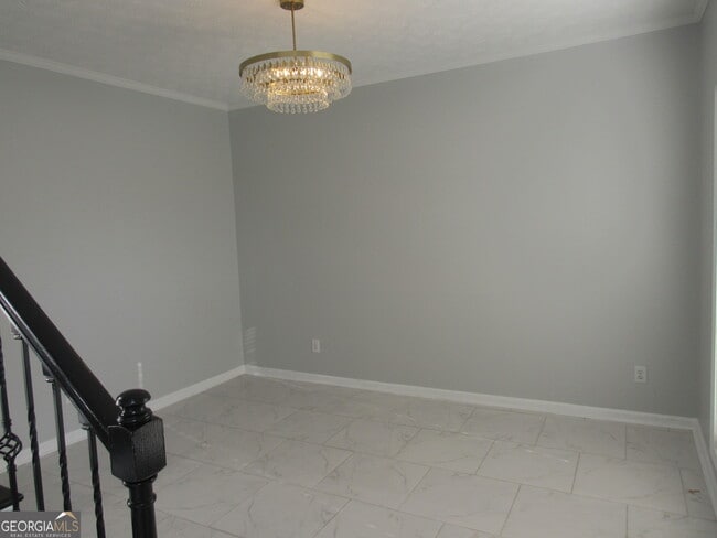 Building Photo - 305 Sunderland Cir