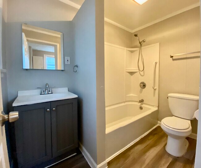 Building Photo - 1601 Minion Ave