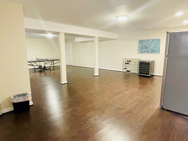 Huge living dining space - 2216 Laurel Ridge Rd