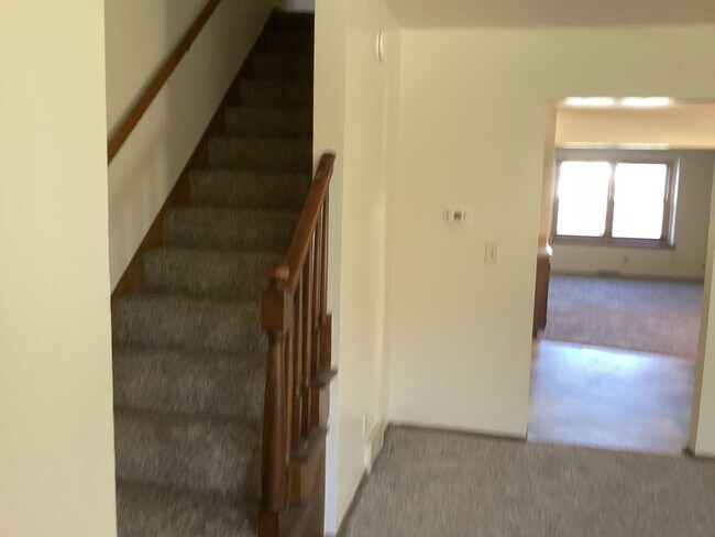 Building Photo - 9135-9137 N. Swan Rd