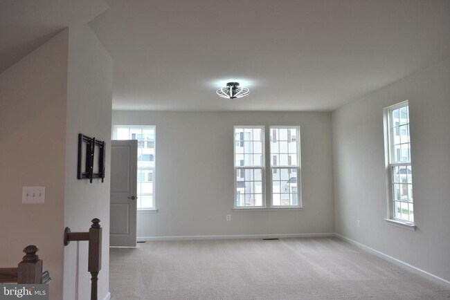 Building Photo - 8714 Upton Ln